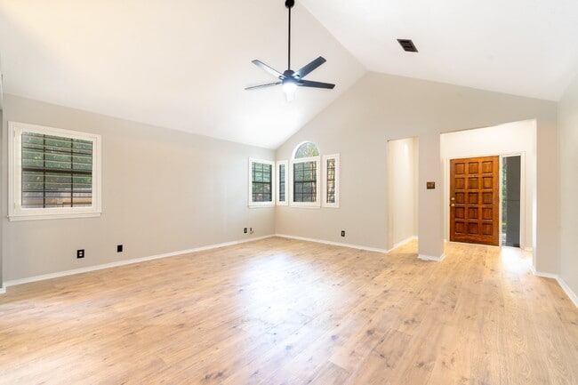 Photo - 16817 Brookwood