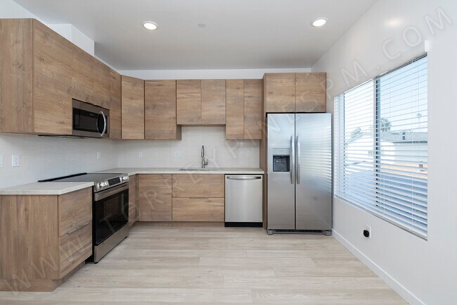 Photo - 3021-3037 Luna Ave