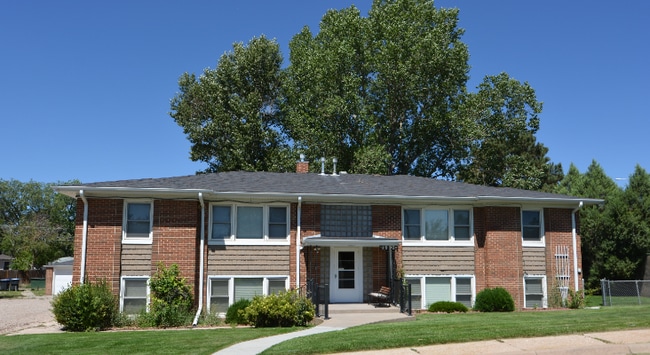 Building Photo - Updated Two Bedroom is Now Ready! Unit 3