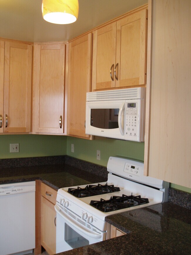 Photo - 4951-4955-4961 N Santa Monica Blvd