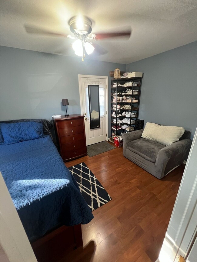 Photo - 2505 Girard Pl