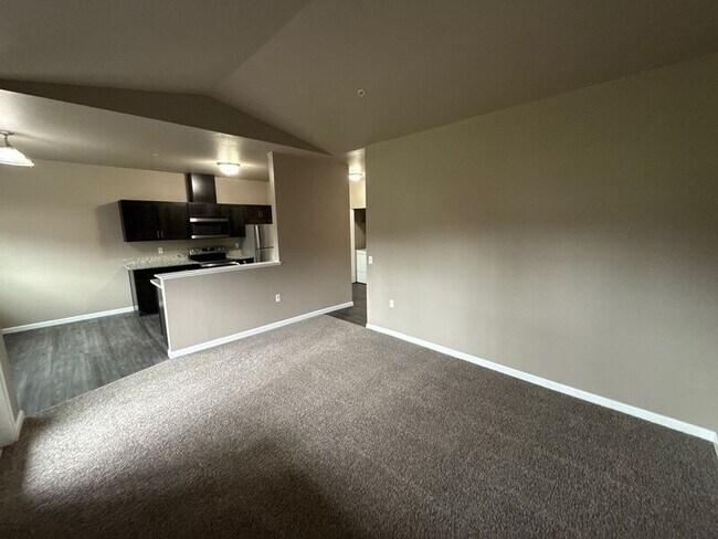 Photo - 4261 Hawthorne Ave NE Unidad 319