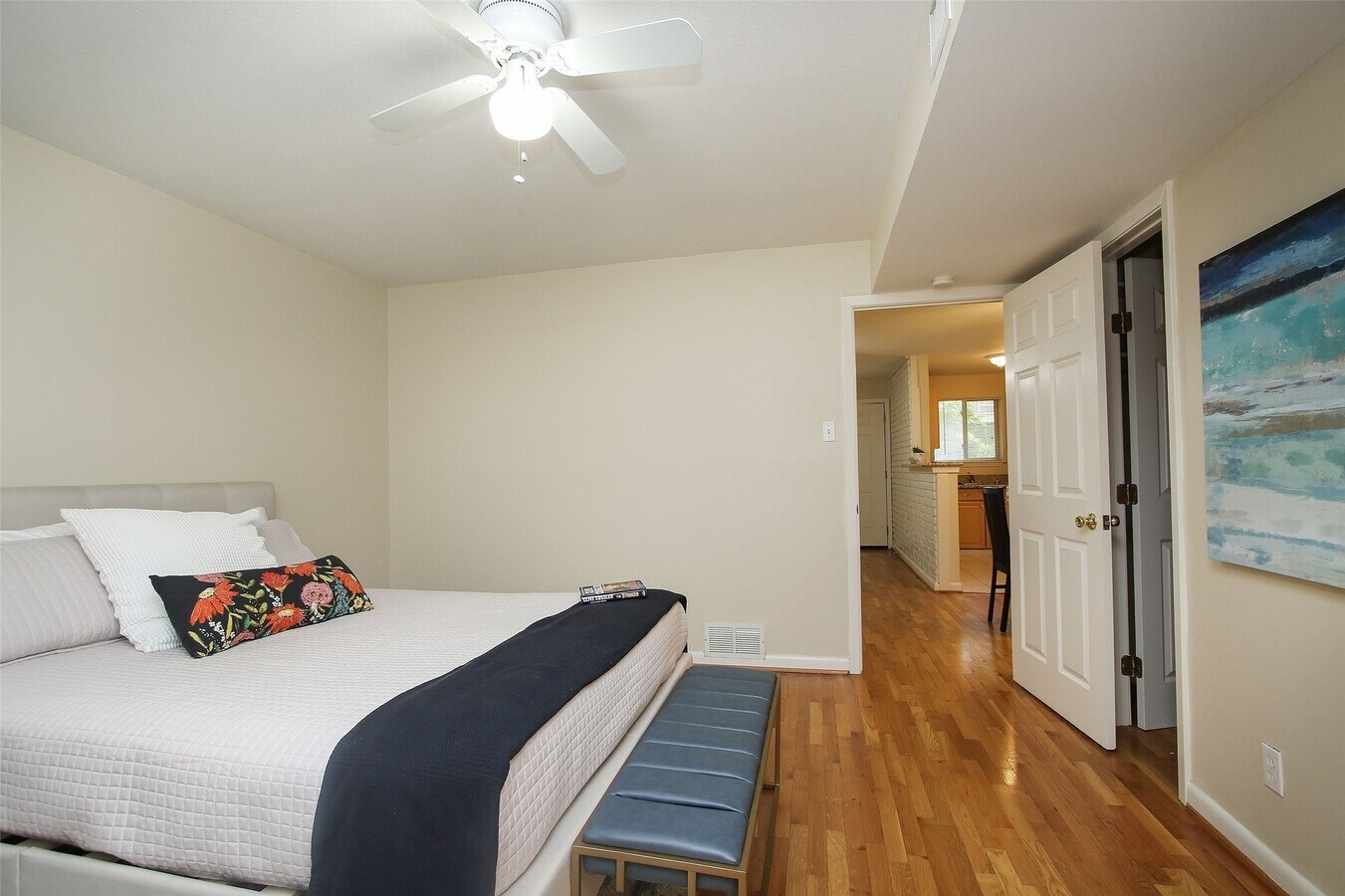 Photo - 2208 Morse St Unit 5