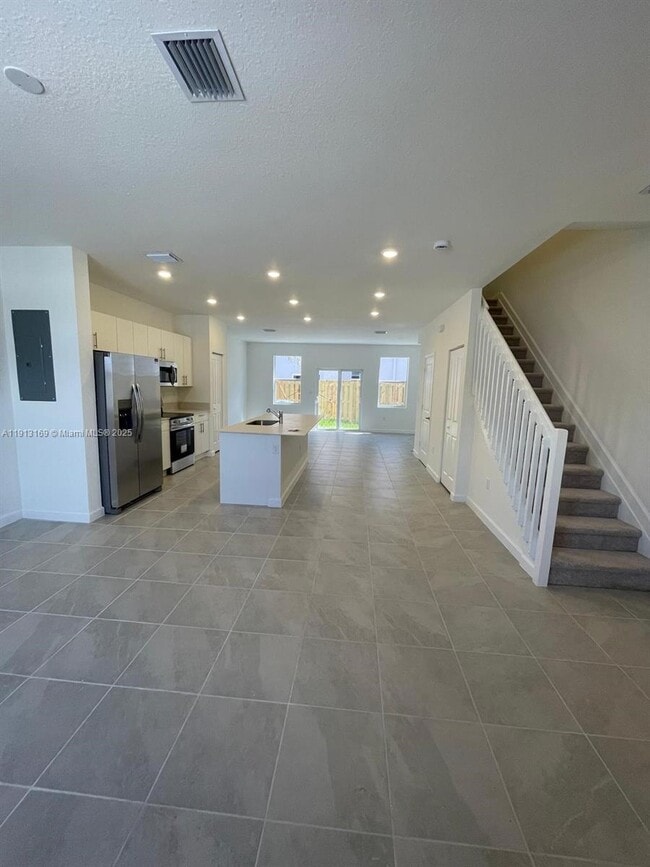 Photo - 1076 SE 2nd St