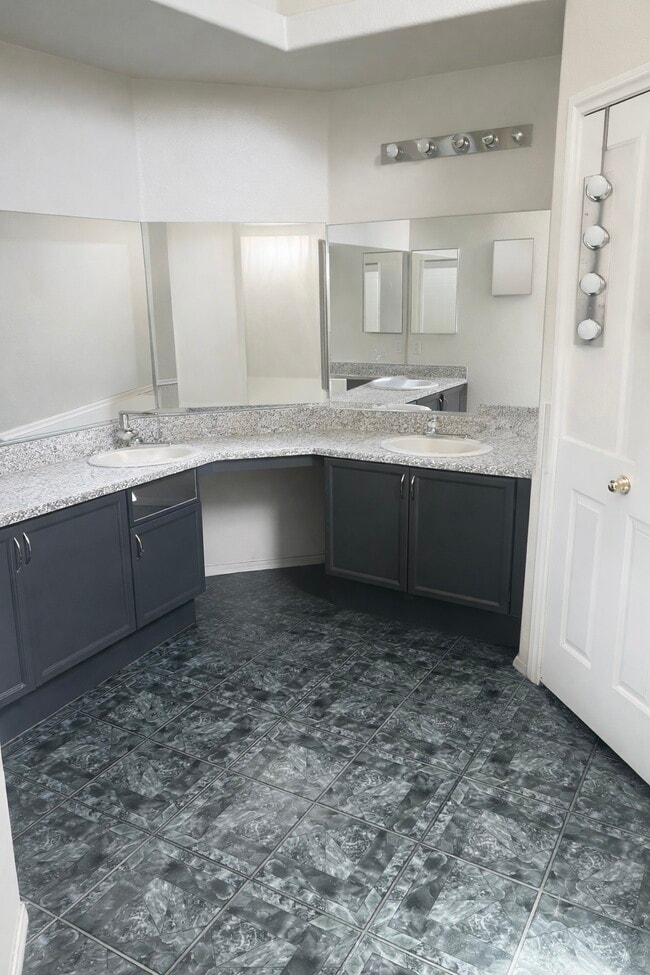 Photo - 6230 Curlew Dr