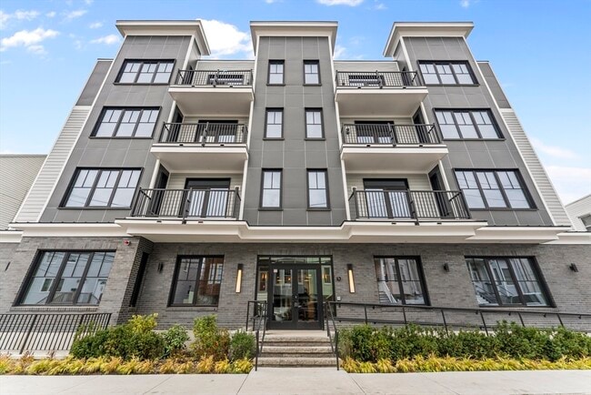 Building Photo - 24-28 Mt Pleasant St Unit 101