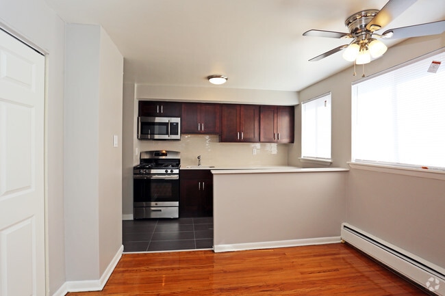 Dining Room - Chapelcroft Apartments