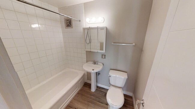 Photo - 9932-9105 105 Ave Unit 107