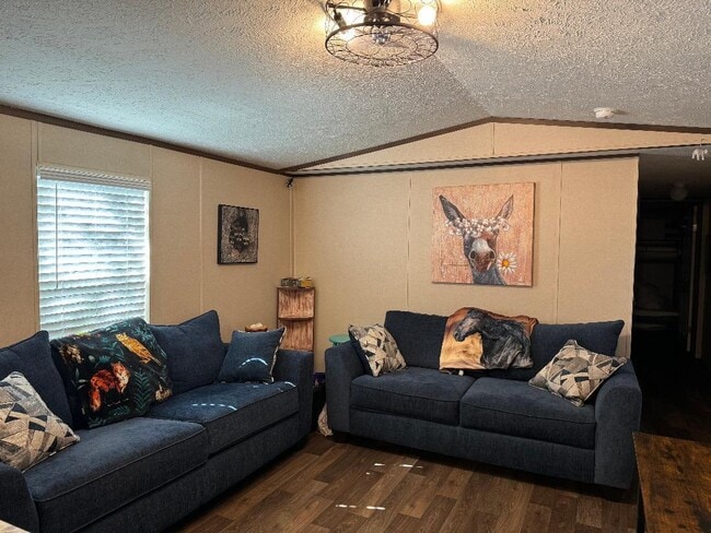 Photo - 9346 FL-20