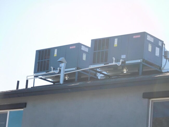 New AC Units - 1146 W Apache St Unidad Apt 2