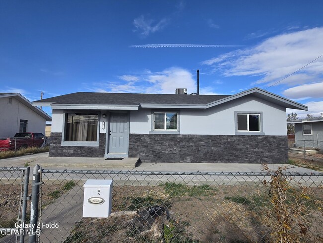 Building Photo - 8051 Algerita Ct