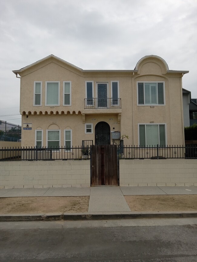 Building Photo - 2216 S Marvin Ave Unit 2216