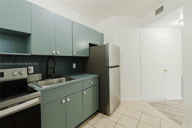 Photo - 109 NW 6th Ave Unit 6