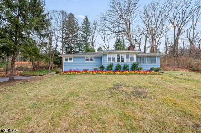 Photo - 427 Meyersville Rd