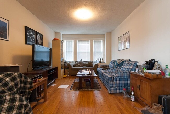 Photo - NO FEE!!  GREAT DEAL!!!!  2 BED ALONG THE B-LINE AVAILABLE JUNE 1ST!