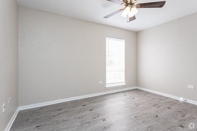 2BR, 1.5BA - 980SF - The Avery