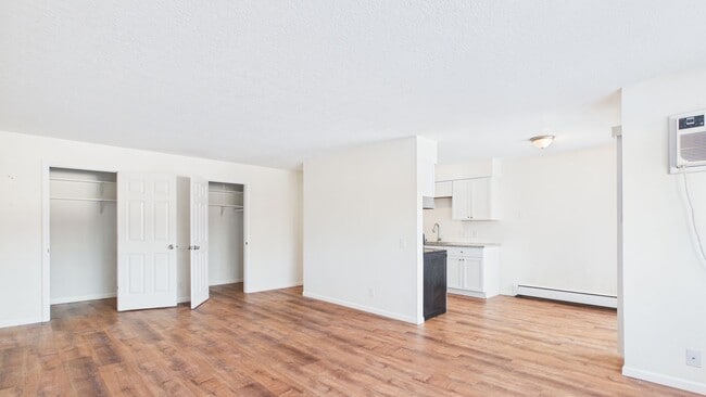 Photo - Upgraded 2-Bedroom Home in Minnetonka Unit 10253-302