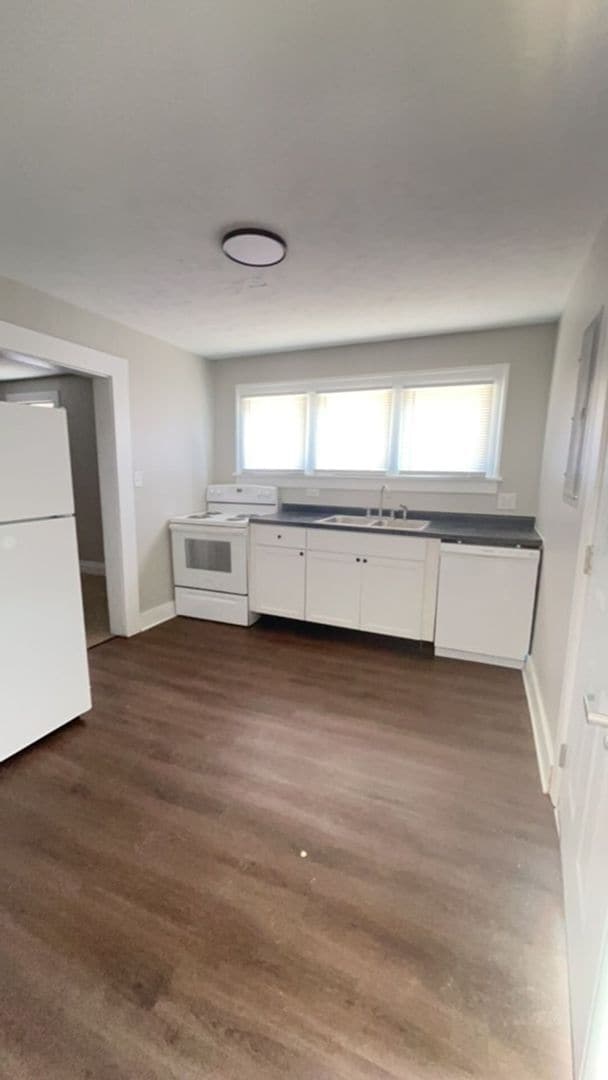 Photo - 1333 E Main St Unit Apt 1