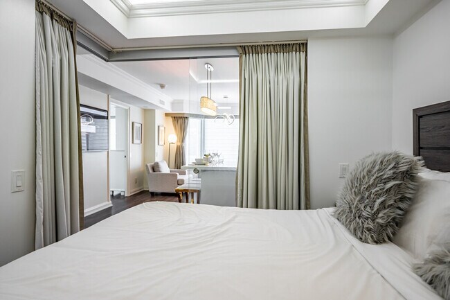 Photo - 155 Yorkville Ave Unit ID1045460P