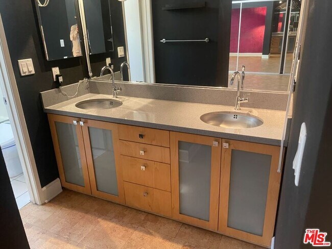 Photo - 1940 Highland Ave Unit 81