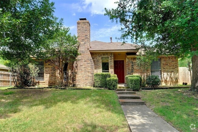 Building Photo - 1909 Camellia St Rental