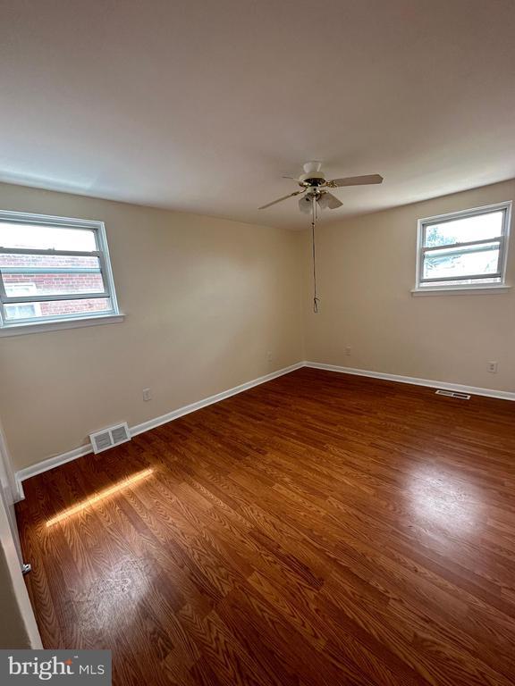 Building Photo - 2230 Hoffnagle St Rental