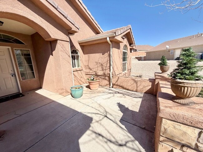 Photo - Charming 3 Bed 2 Bath + DEN/OFFICE Area!