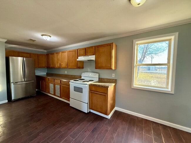 Photo - 3 Bedroom/1 Bathroom Home in Paragould AR - $1,000 MOVES YOU IN!