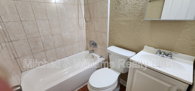 Photo - 4821 Louisa Terrace