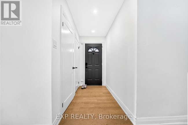 Photo - 39 Treadgold Crescent