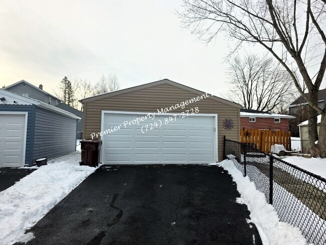 Photo - 1176 March St