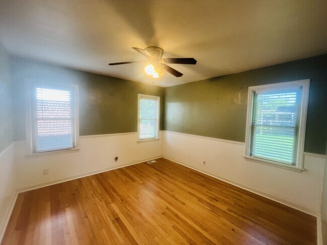 Photo - 2216 Downing St