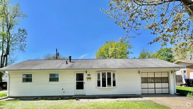 Building Photo - 809 Reinthaler Rd Rental