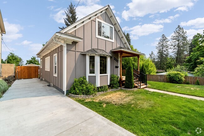Building Photo - Single Family Home in Perry District!!