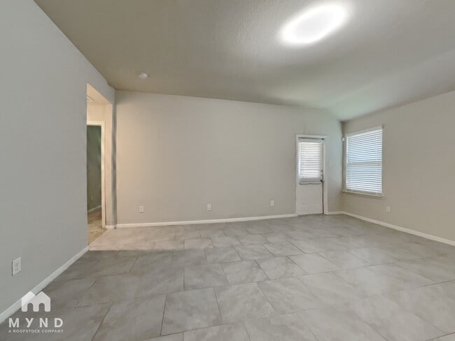 Photo - 8111 Carillon Way