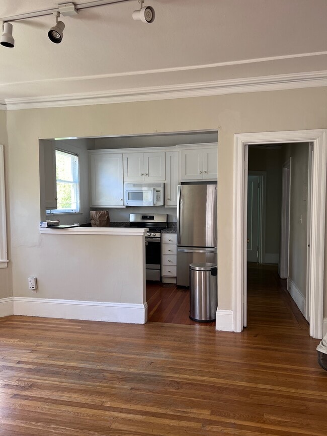 Photo - 476 Weldon Ave Unidad #2