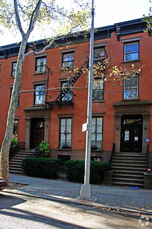 Photo - 128 Pacific St