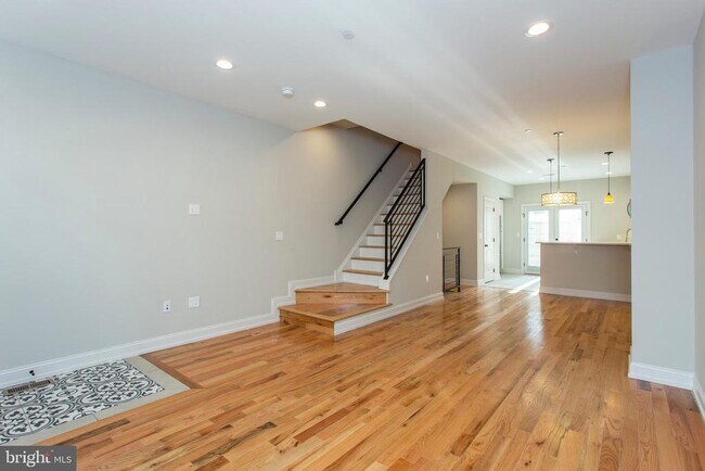 Building Photo - 2052 Gerritt St