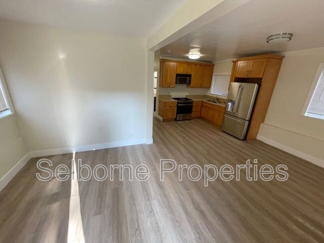 Photo - 1944 E 20th St