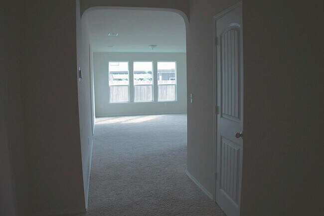 Photo - 211 Pitkin Dr