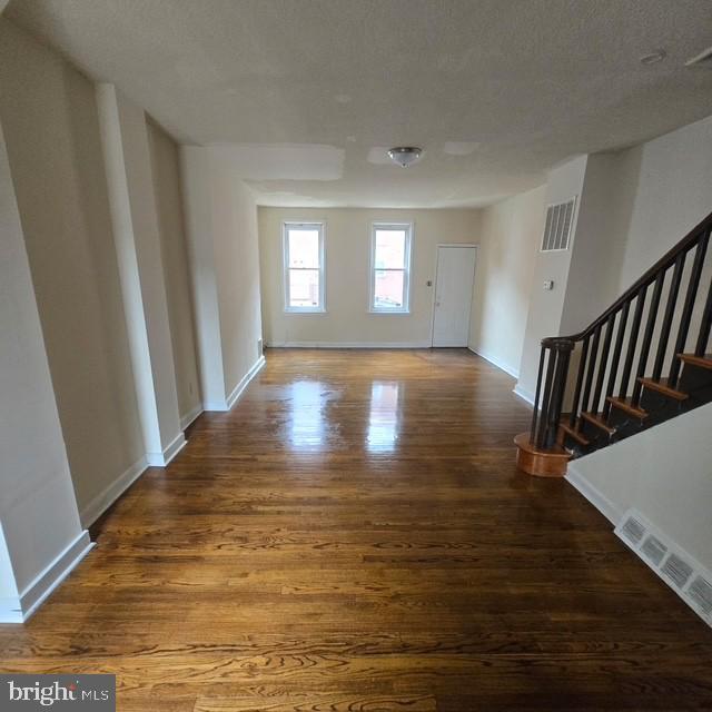 Photo - 3030 Martha St