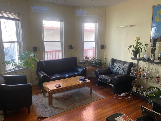 Photo - 2 Imrie Rd Unit 1