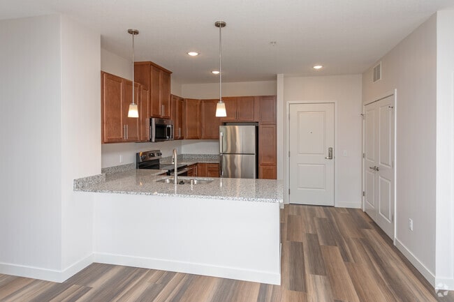 2BR, 2BA - 1,042SF - Spring House