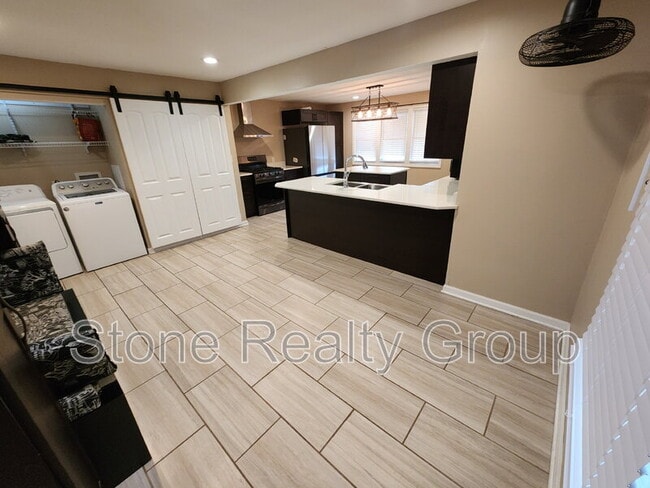 Photo - 1440 S Brown Ave
