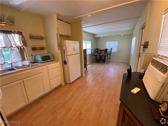 Building Photo - 5687 Meadowlark Ln Rental
