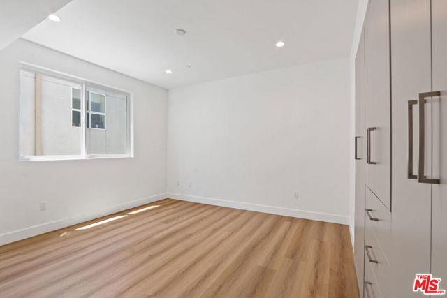 Photo - 834 S Shenandoah St Condo Unit 301