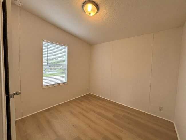 Building Photo - 19237 Cedar Crest Ct Rental