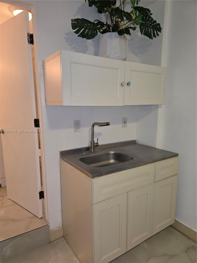 Photo - 4716 SW 1st St