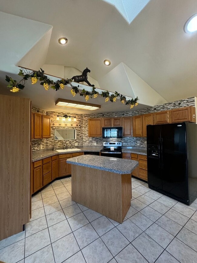 Photo - Green area 3 bedroom 2 bath with bonus roo...