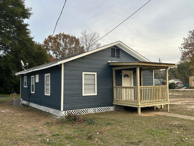 Photo - 3 Bedroom 1 Bath House Available for Rent in Petal